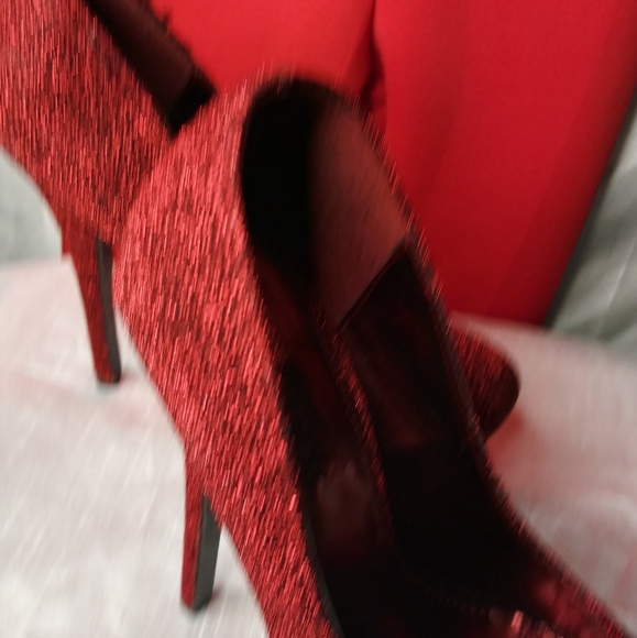 Shoes - Picture 5 of 15